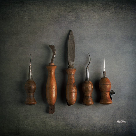 <strong>Cordonnier #1</strong> • Vieux outils du cordonnier, travail du cuir <small>© Michel FLEURY</small>