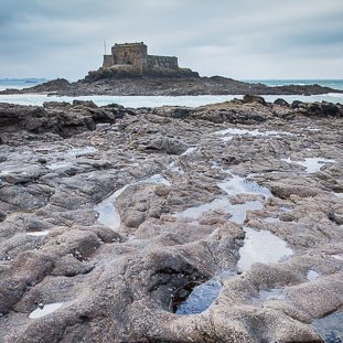 Saint-Malo, Vue sur le Fort du petit Bé © Michel FLEURY <strong>Saint-Malo, Vue sur le Fort du petit Bé </strong> <small>© Michel FLEURY</small>