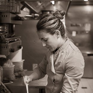 <strong>Laura, restaurant La Cale de Mordreuc</strong> <small>© Michel FLEURY</small>
