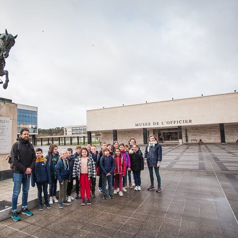 Sortie (scolaire) mémorielle 2023 à Coëtquidan - La Vicomté et Saint-Hélen - © Michel FLEURY <strong>Sortie (scolaire) mémorielle 2023 à Coëtquidan - La Vicomté et Saint-Hélen -</strong> <small>© Michel FLEURY</small>