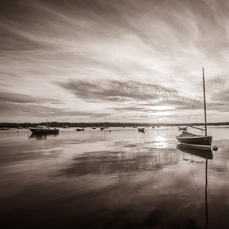 Coucher de soleil à Saint-Suliac, voilier et doris © Michel FLEURY <strong>Coucher de soleil à Saint-Suliac, voilier et doris</strong> <small>© Michel FLEURY</small>