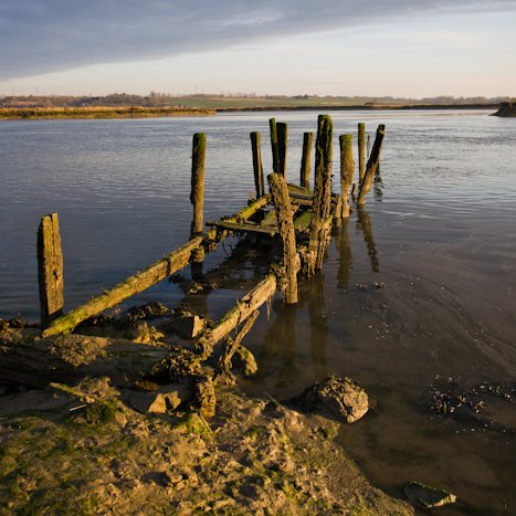 <strong>Le vieux ponton à Pleudihen</strong> <small>© Michel FLEURY</small>
