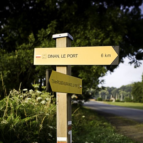 <strong>Chemin de randonnée des bords de Rance</strong> <small>© Michel FLEURY</small>