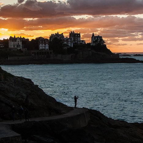 Dinard, vue au soleil couchant © Michel FLEURY <strong>Dinard, vue au soleil couchant</strong> <small>© Michel FLEURY</small>