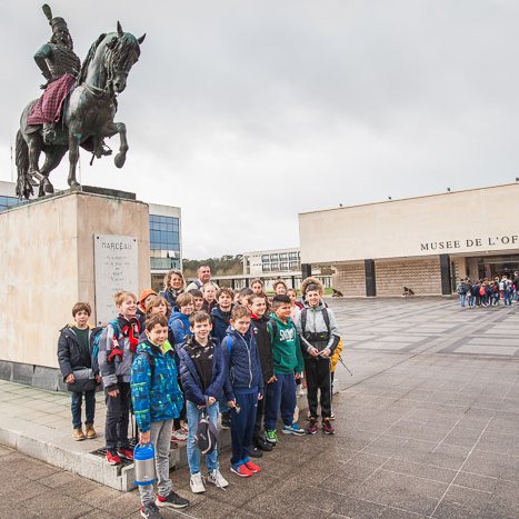 Sortie (scolaire) mémorielle 2023 à Coëtquidan - La Vicomté et Saint-Hélen - © Michel FLEURY <strong>Sortie (scolaire) mémorielle 2023 à Coëtquidan - La Vicomté et Saint-Hélen -</strong> <small>© Michel FLEURY</small>